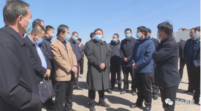 头条市委副书记政法委书记于海宇深入商都县马铃薯加工企业督导环保