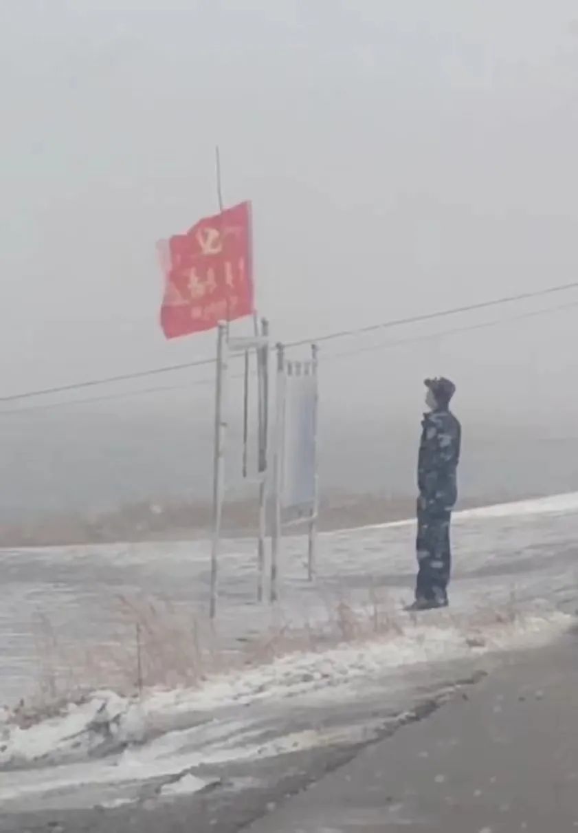 疫线那些事儿越是艰难越向前呼伦湖公安分局疫情防控党员突击队工作