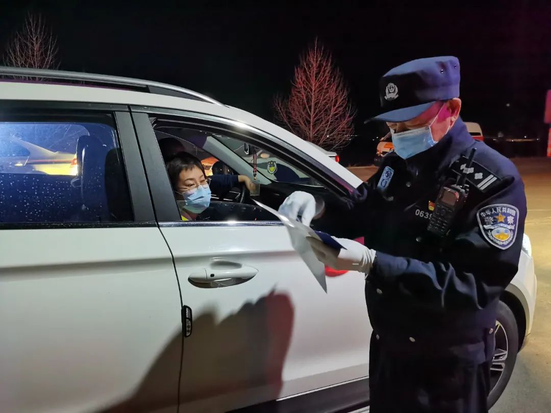 疫线那些事儿越是艰难越向前呼伦湖公安分局疫情防控党员突击队工作