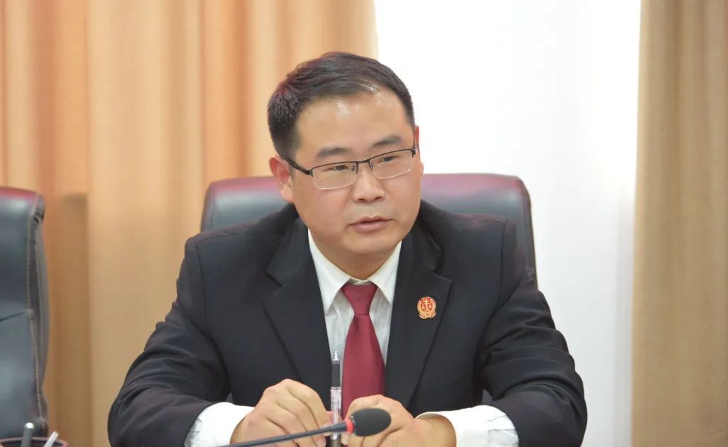 谈青春话成长鹿邑法院召开青年干警座谈暨青年理论学习小组成立大会