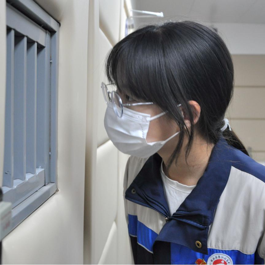 五四青年节来临之际,来自安康市汉滨区江北高级中学的25名教师与团员
