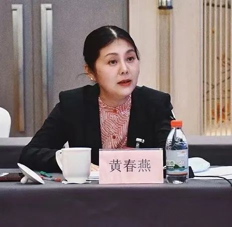 黄春燕嘉兴市政协常委,市知联会理事,嘉兴嘉城湖滨投资有限公司总经理