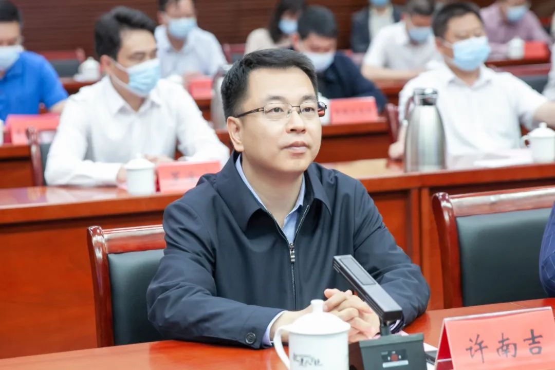 视频签约年产20gwh磷酸铁锂电池项目落户鹰潭