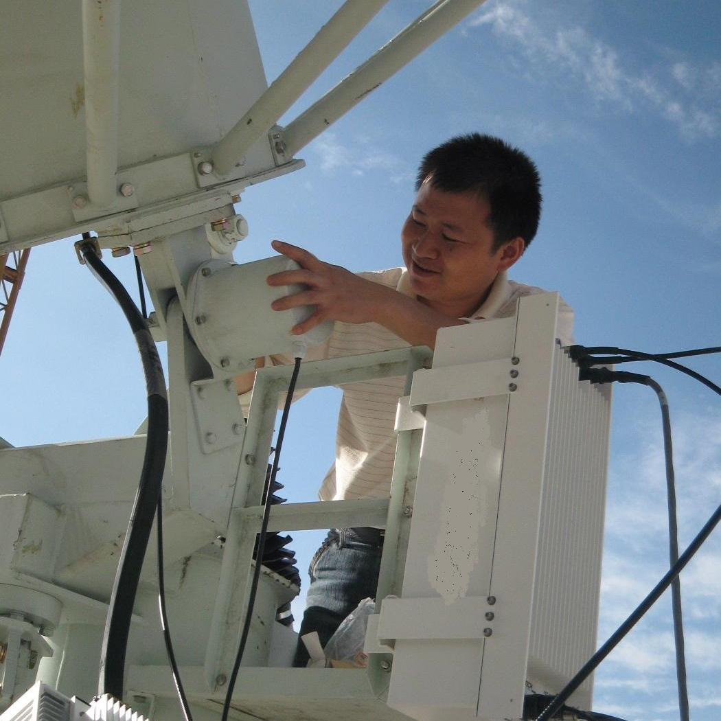 南京熊猫汉达科技有限公司装配钳工高级技师,中电熊猫首席技师,中共