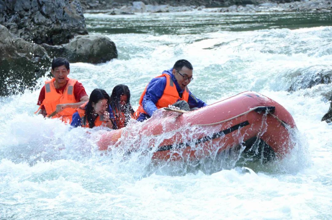 巴中文旅五一巨献丨诺水洞天十里峡谷漂流火爆开启就是玩儿