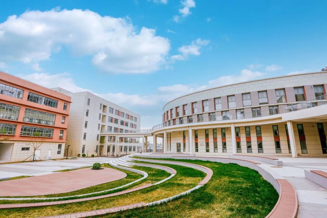 好消息张家口未来高级中学揭牌