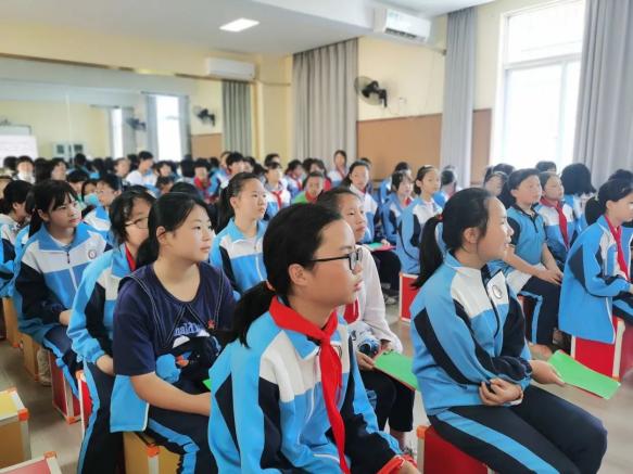 儿童友好文成县少体校举行青春期女生专题教育讲座