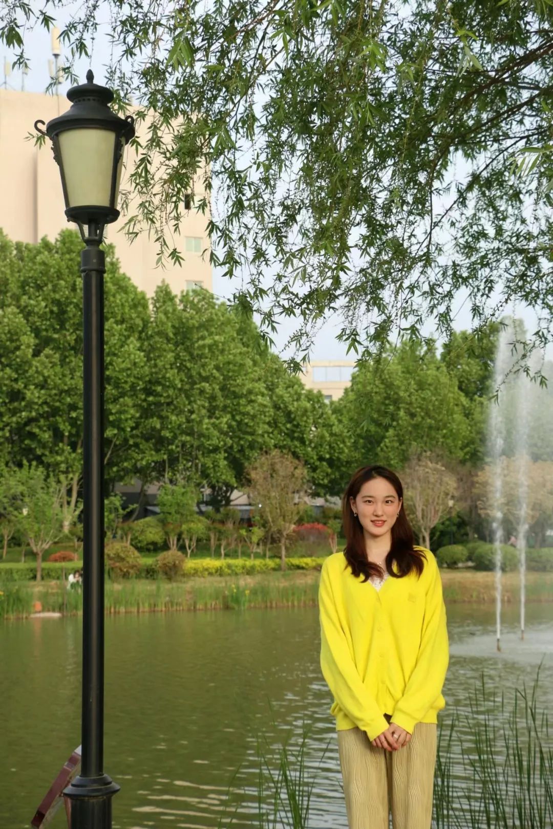 我与河职合张影