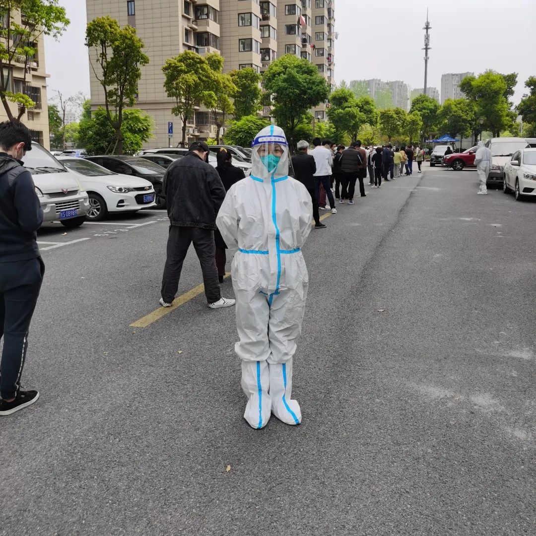 全丹鹰李云丰管小云滑动查看更多法警支队面对攻坚任务,他们没有一丝