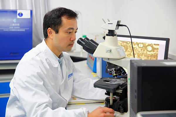 广西企业创新达人故事每周讲李钊文与产品同行进步誓为人类健康奋斗