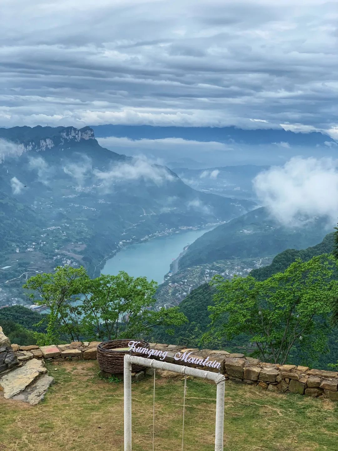 跟着博主去打卡这个五一在金刚山赴一场山顶露营音乐live