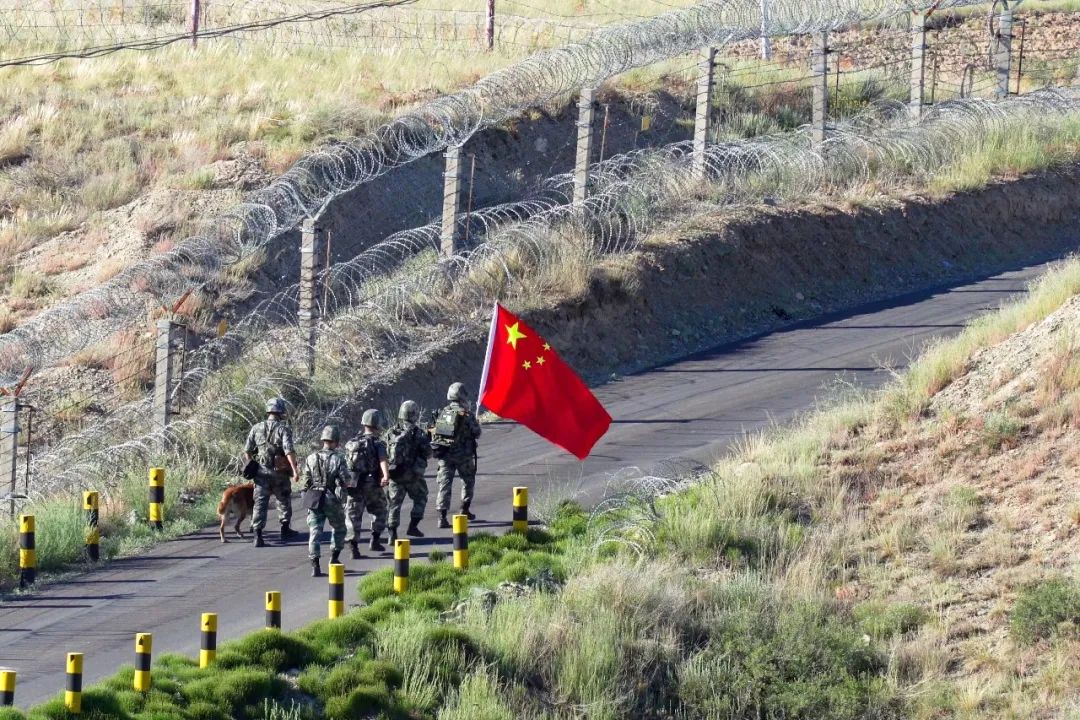 看着就让人安心这是中国军人的劳动节