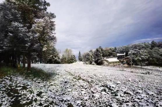 卻又又又又下雪了畢節的威寧和赫章即將迎來立夏是五月的第二天2022