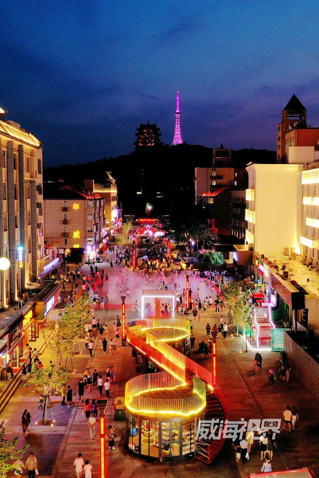 属相街并不只是一个简单的商业街区,它承载着威海数十载的历史文化