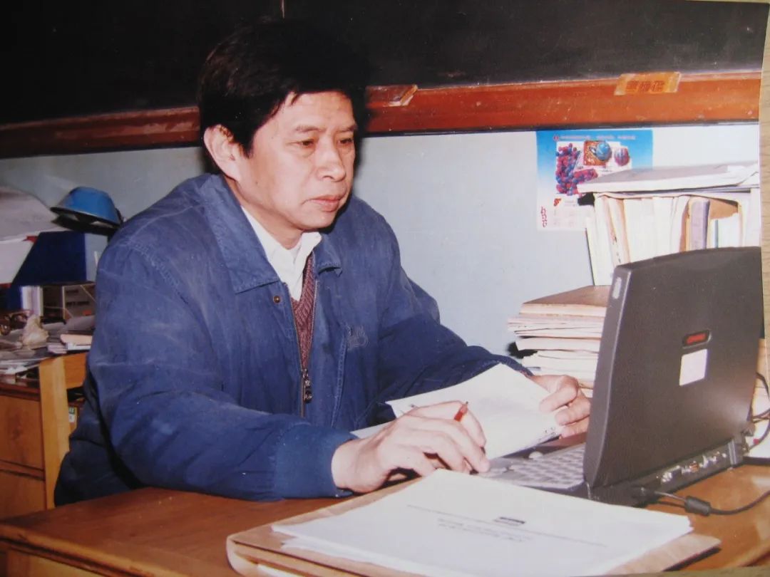 致青春余梦伦梦随弹道一起飞育得桃李遍航天