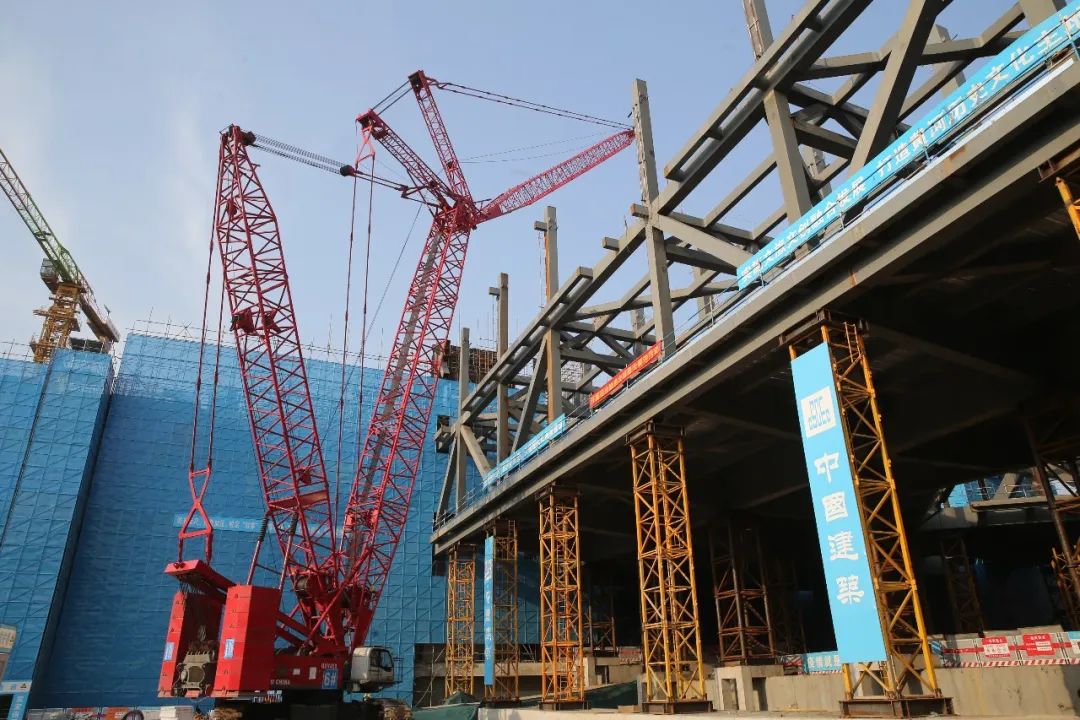 为了保证钢结构安装有序开展项目部建立了5g指挥中心构建成了智慧工地