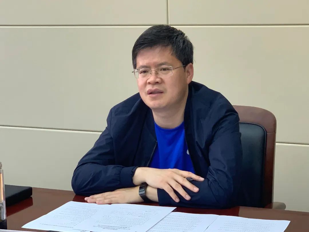 县委书记崔耀鹏主持召开招商签约项目前期手续推进调度会