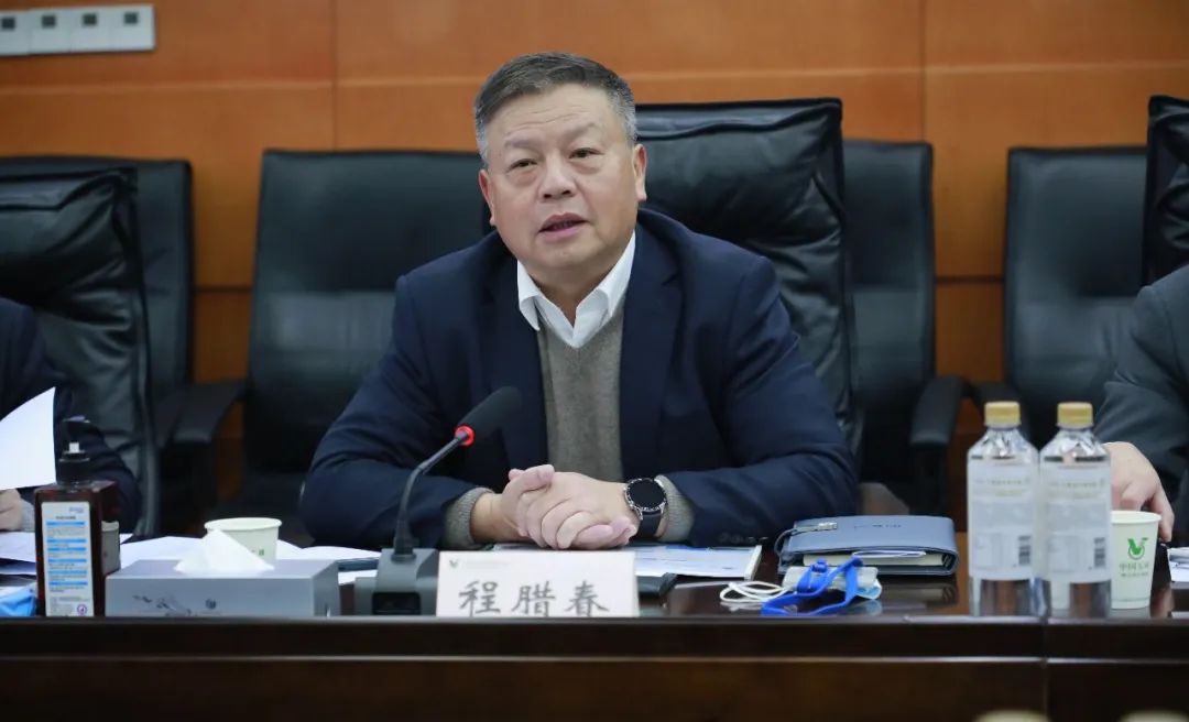 程腊春会见武穴市委书记胡昊祥云集团董事长胡华文一行