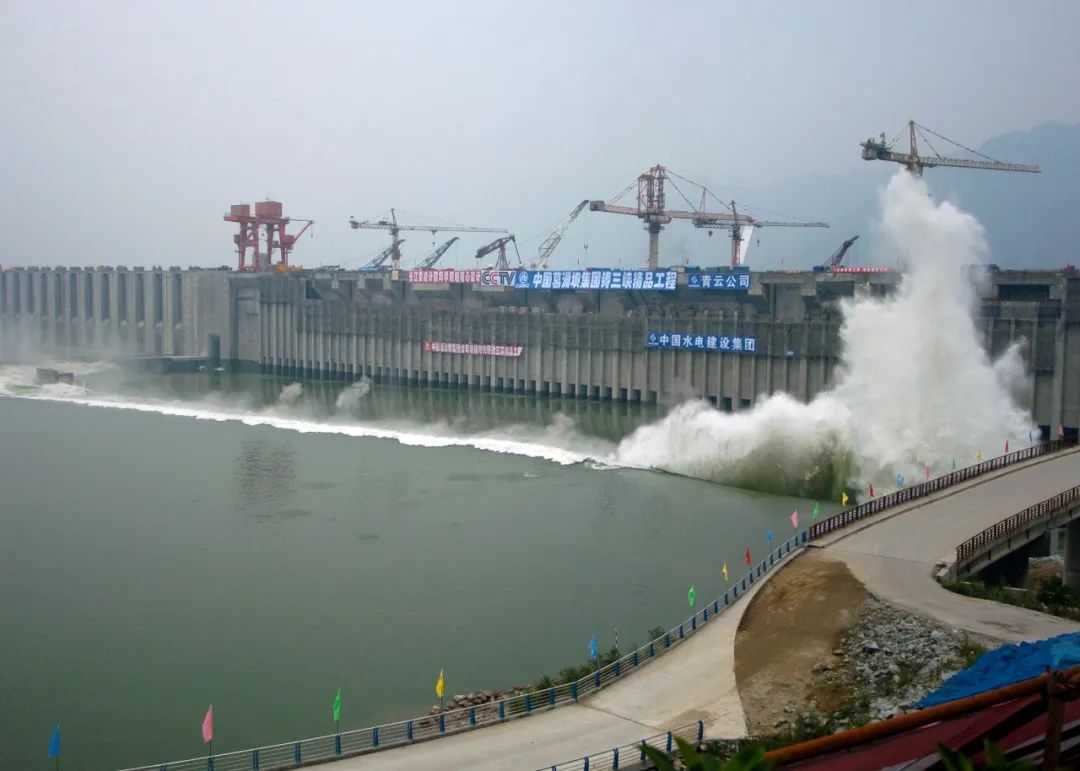 一爆"中国能建葛洲坝易普力公司于1993年在举世瞩目的三峡工程中诞生