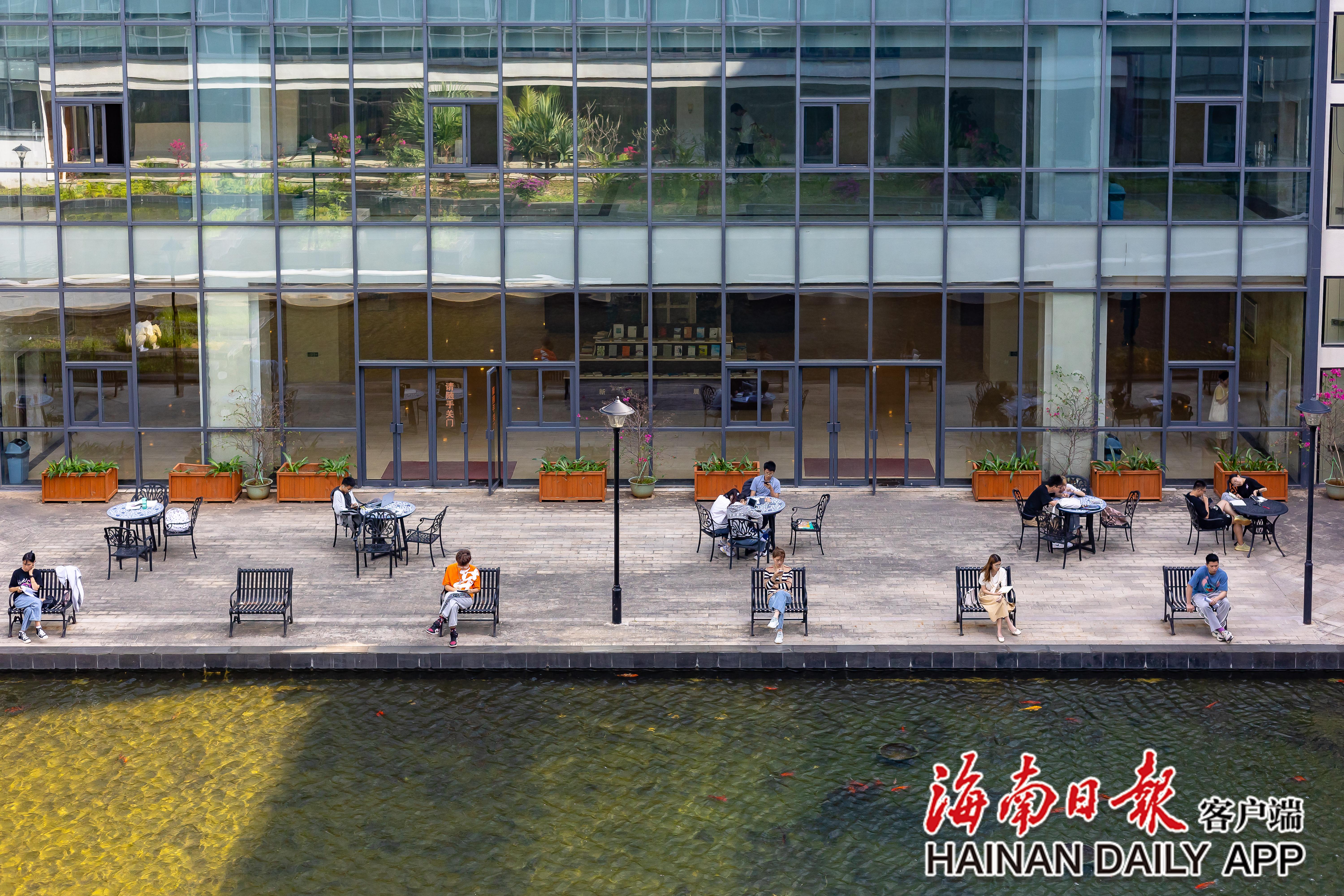 三亚学院图书馆充分利用自身资源助推学校学风建设