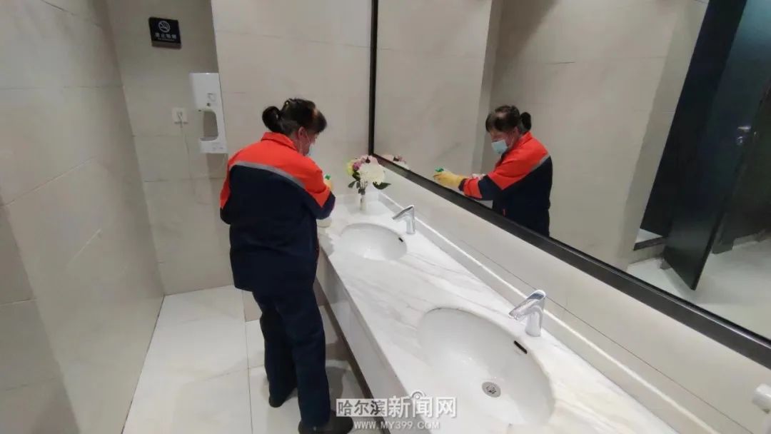 理发店预约叫号商超设置监督员家具店增加消毒频次哈市经营场所严格