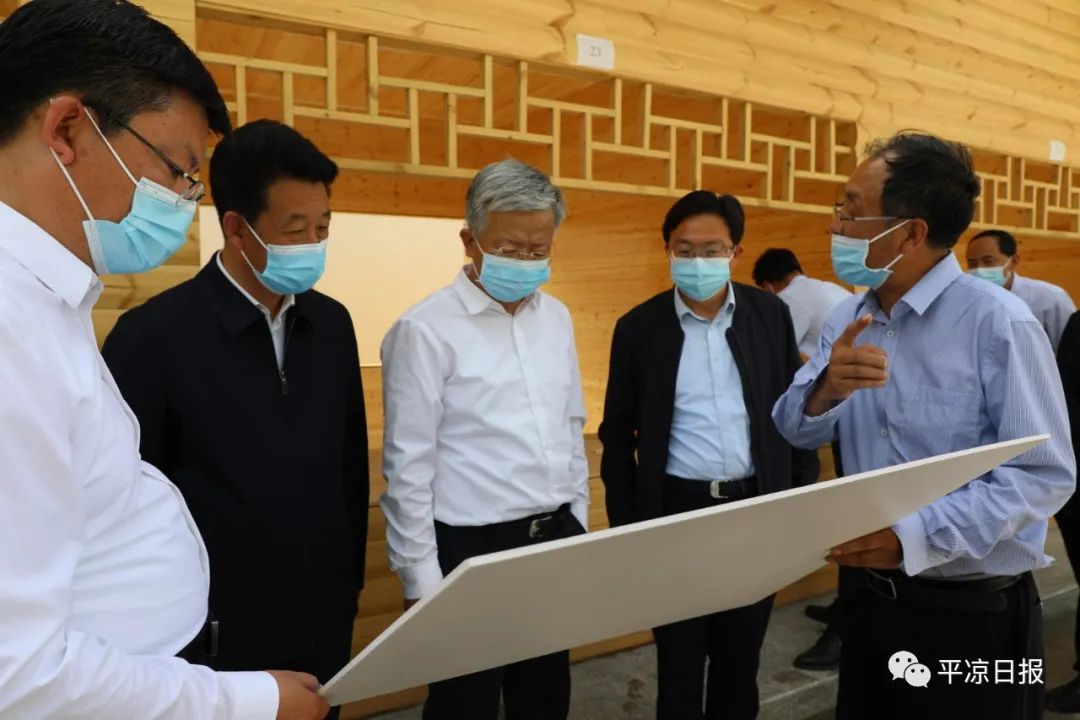 周伟在中心城区调研时强调 以务实管用措施做精做细城市建设 努力为群众创造舒适便捷安全的生活环境