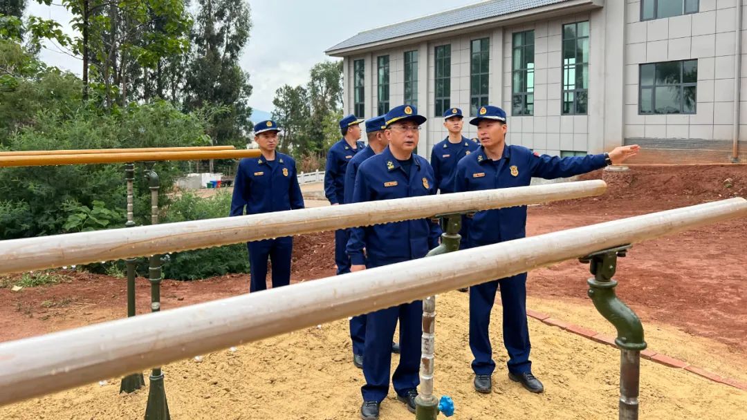 雲南省森林消防總隊政委五一期間到楚雄駐防隊伍檢查慰問