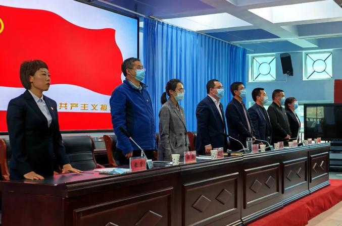 文明礼仪赤城县第二中学举行2022年新团员入团宣誓仪式