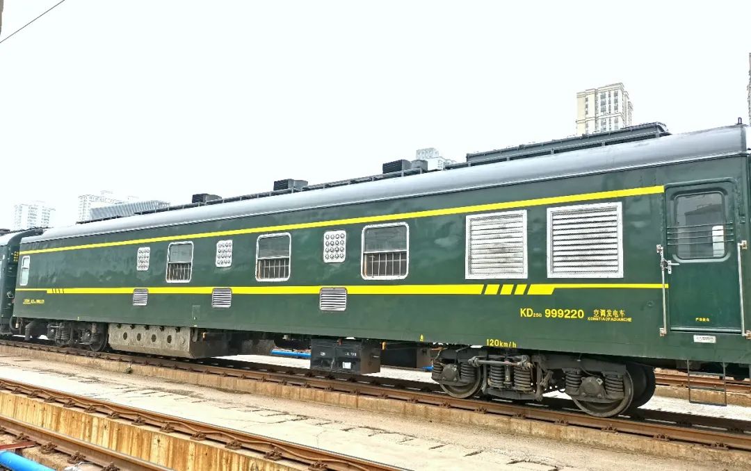 一个车厢提供电源相当于一个"移动发电站"ac380v集中供电空调列车的"