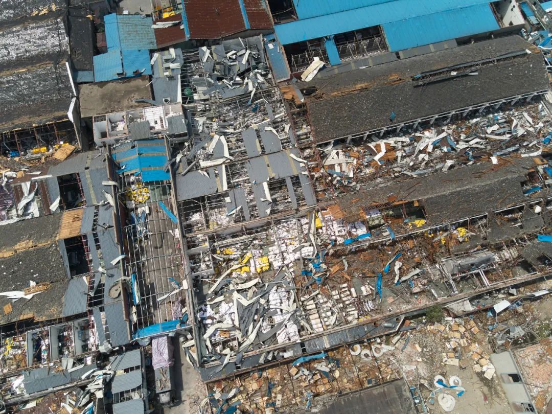 盛泽龙卷风之后苏镝坷采集到的第一手风毁记录,这些资料已经送至佛山