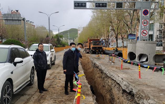 5月7日下午,副市长安剑亮深入城市品质提升工程,雨污分流项目和棚改