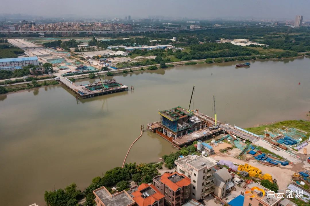 新进展黄金围大道跨流溪河特大桥进度过半