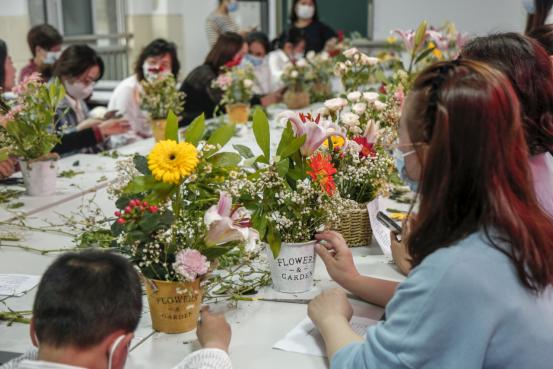 巾帼家丨以花之名为爱献礼泰顺县妇联母亲节主题插花活动