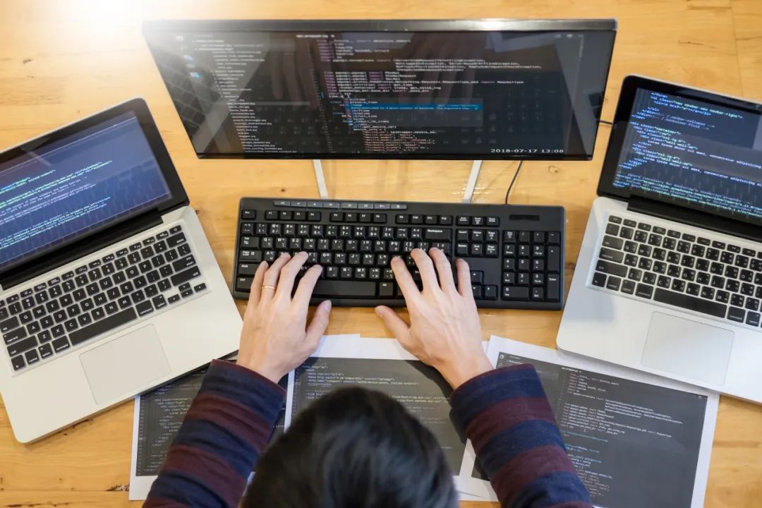 一场没有硝烟的24小时人机大战这群95后拼了