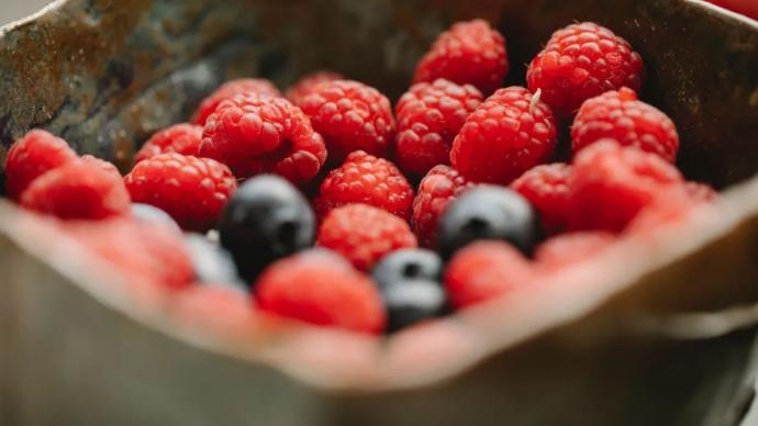 颜值和实力并存的树莓，两类人吃它要小心