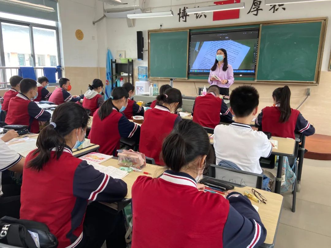 张家港市暨阳湖实验学校精心开设"让青春在奋斗中绽放光彩"开学第一