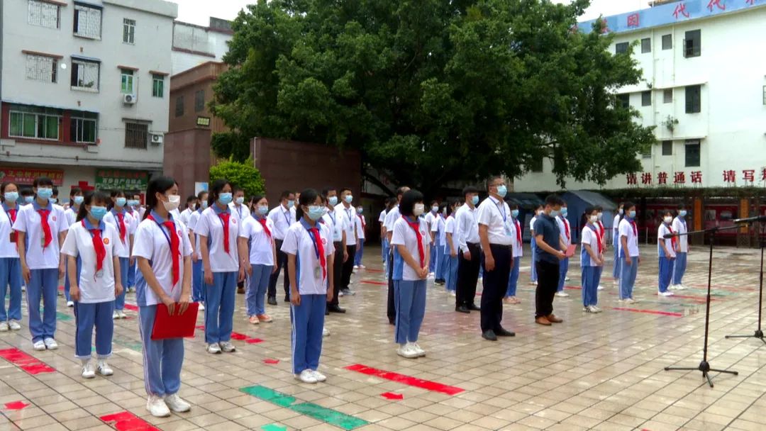 广宁周其鉴中学图片