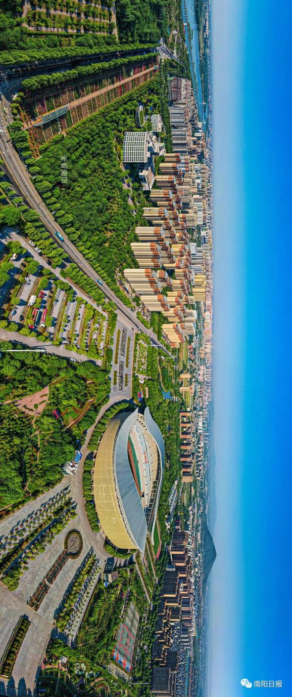 航拍南阳市体育场 蒋宁宇 摄魅力白河 韩自豪 摄灯火辉煌 蒋宁宇 摄