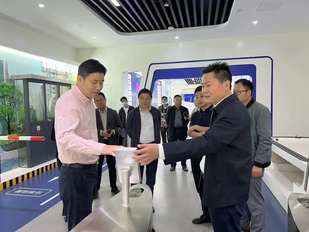 【图绘民生】岳西县开展城乡适龄妇女"两癌"免费筛查原标题:《昂朝坤