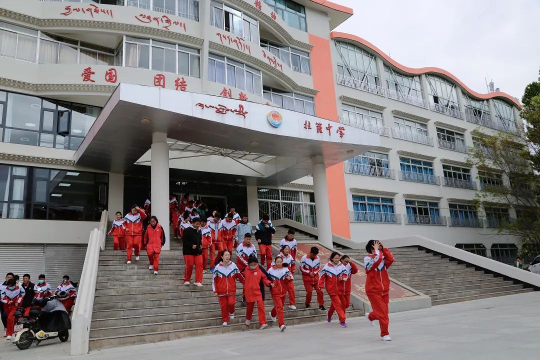 防灾减灾宣传周消防宣传进学校撑起消防保护伞