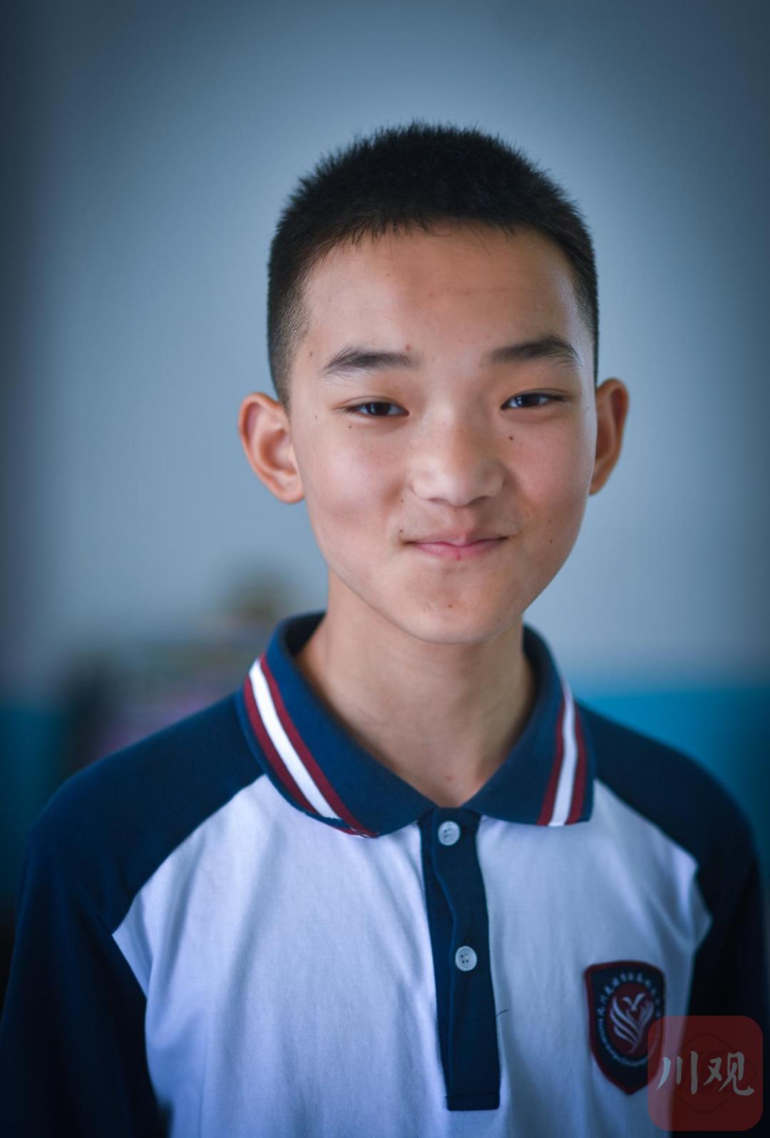 震生14岁了青春少年正向上