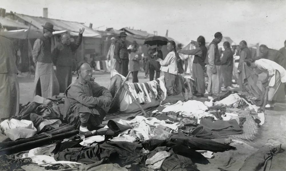 老照片100年前中国人摆的各种地摊