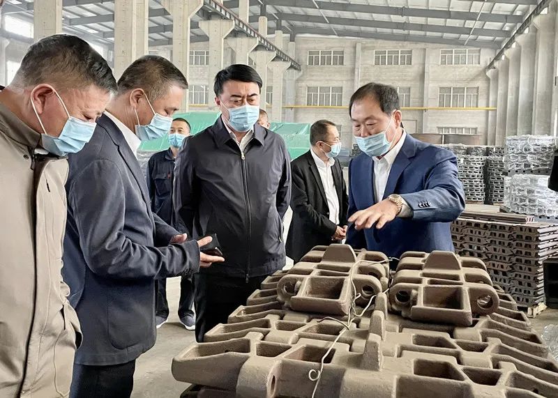 李兵在大连市开展招商考察并见证项目签约