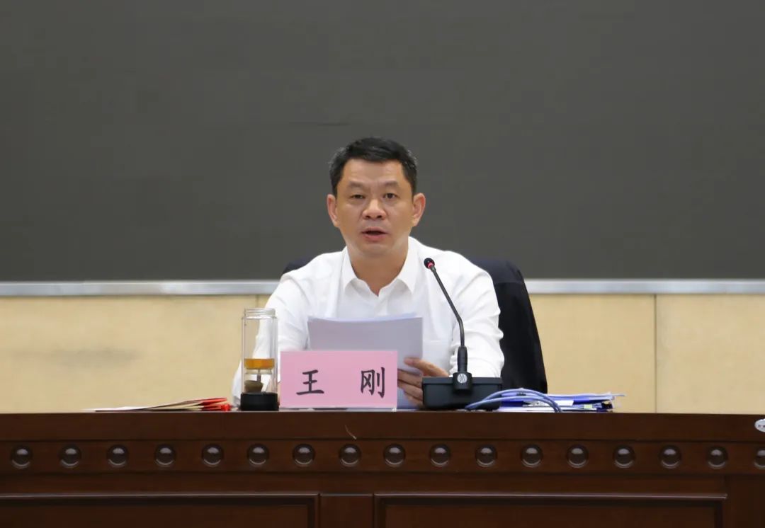 时政王刚在普洱市2022年上半年经济运行工作会上强调谋项目稳运行坚决