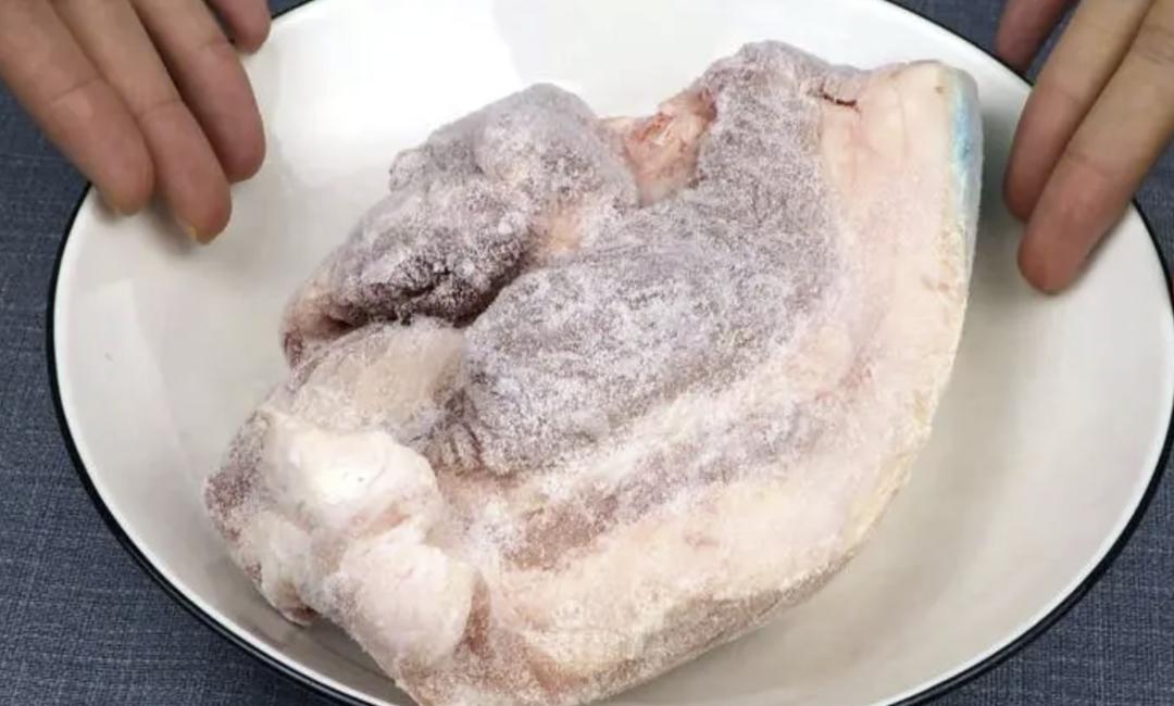 吃冰箱里久冻的肉会致癌冷冻室的肉多久就不能吃了