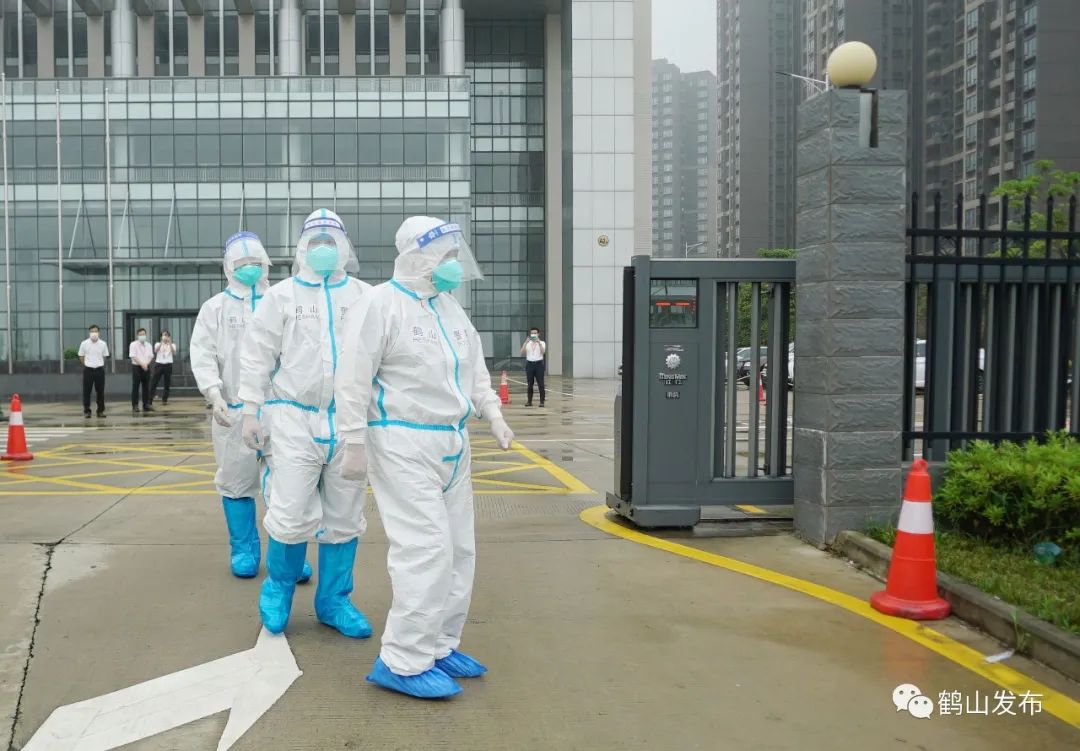 解封现场直击鹤山共和解封不等于解防