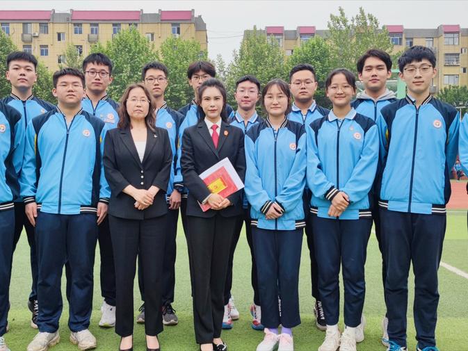 普法进行时雁塔法院受邀前往西安交大阳光中学进行普法宣传