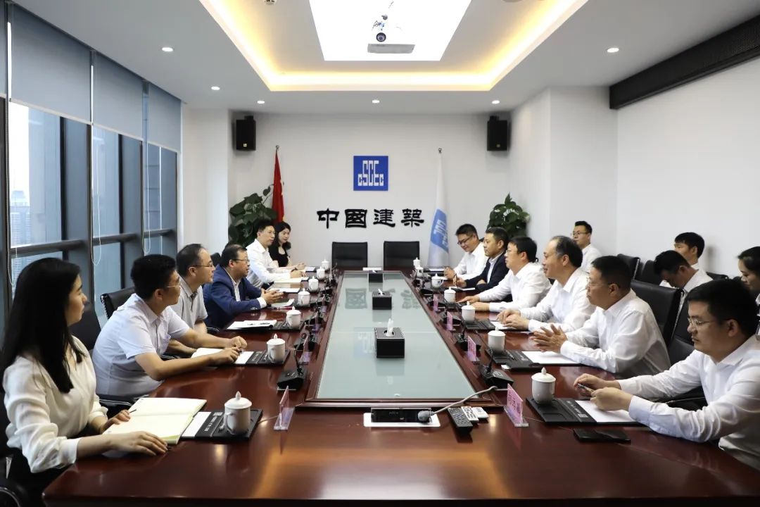 刘宝山对章维成一行表示欢迎,对中建八局一直以来对中国建筑(广州)