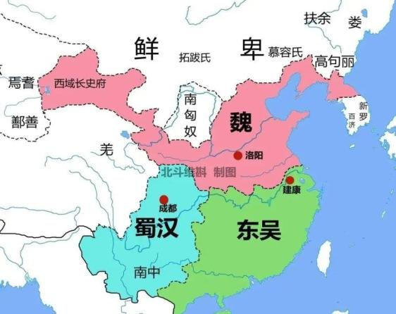 帝国形成的历史,都是大一统之后留下一个分崩离析的国家,群雄割据开局