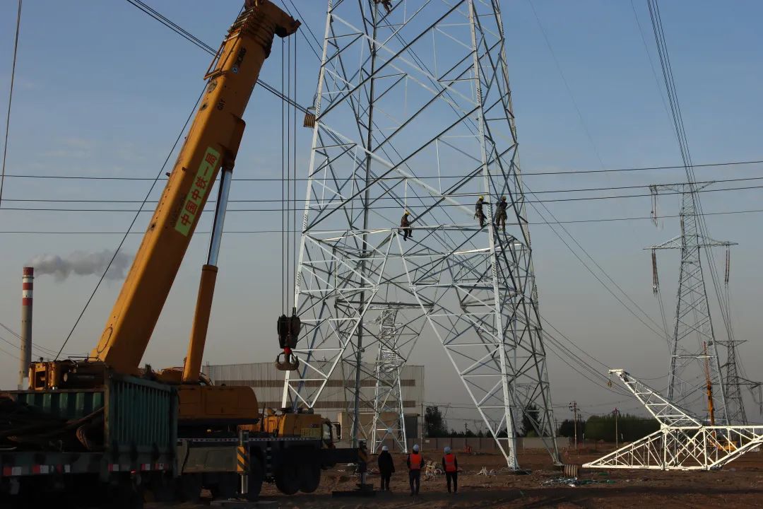 包银高铁首条500kv超高压电力线路迁改完成